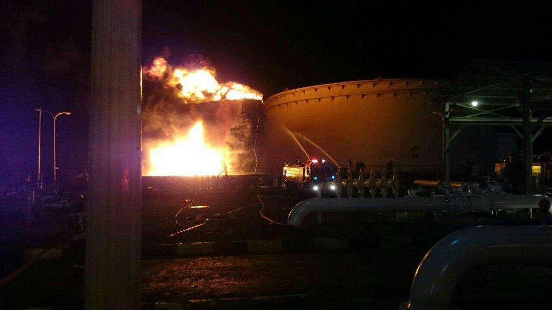 آتش سوزی در پالایشگاه نفت تهران