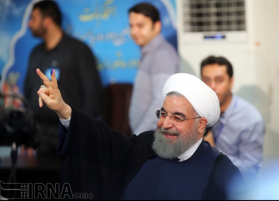 ثبت نام روحانی در انتخابات ریاست جمهوری 96