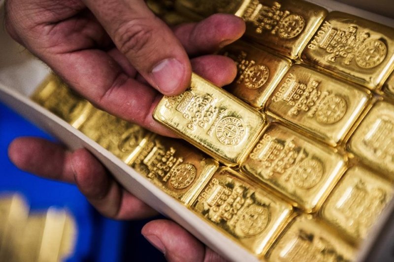 سقوط آزاد قیمت طلا سرمایه گذاران را نگران کرد