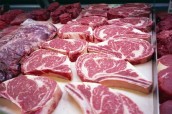 آغاز عرضه گوشت ۳۳ هزار تومانی در فروشگاهها