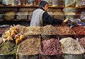 چشم بادامی ها بازار خشکبار ایران را قرق کردند