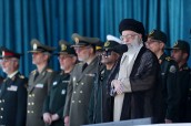 عقب نشینی در قاموس ایران معنا ندارد