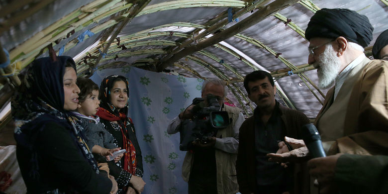 سفر رهبر معظم انقلاب به مناطق زلزله‌زده کرمانشاه + عکس