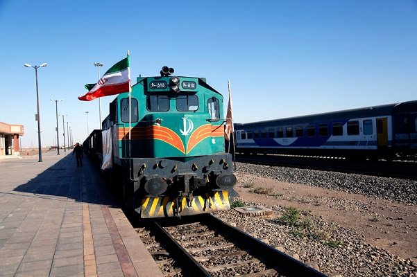 برقی‌سازی راه‌آهن تهران - مشهد کلید خورد