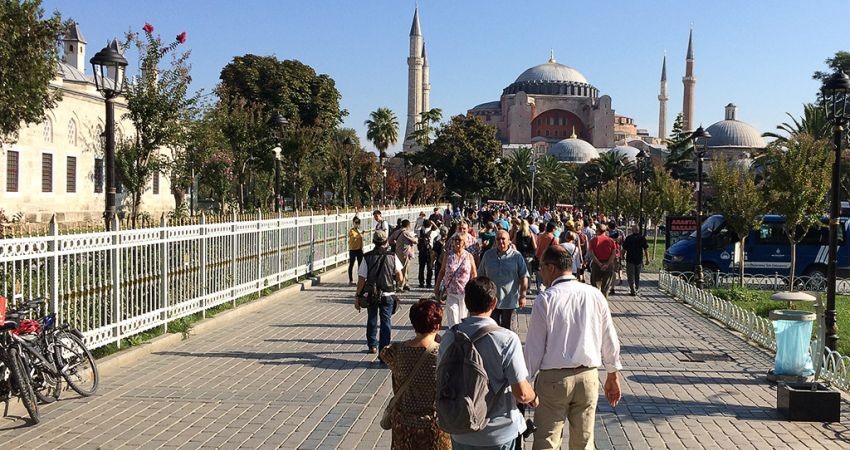 گردشگران نوروزی ۷۰۰ میلیون دلار ارز به ترکیه بردند