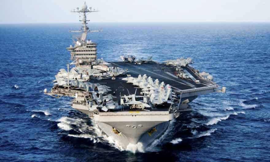 واکنش سریع کشتی های سپاه به حضور ناو امریکایی!