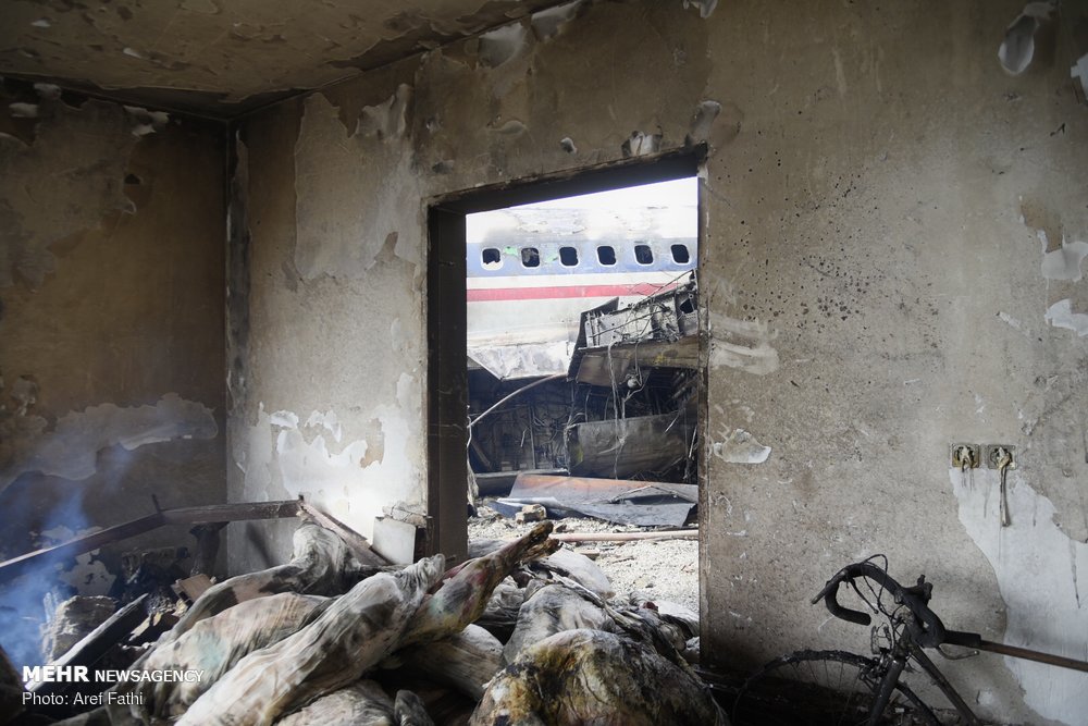 گزارش تصویری از سقوط هواپیما در فرودگاه فتح