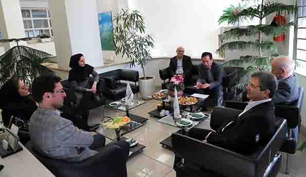 بازدید مدیرعامل بانک کارآفرین از دو شعب تهران