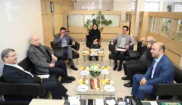 بازدید مدیرعامل بانک کارآفرین از 3 شعبه شهر تهران