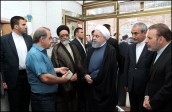 حضور سرزده رئیس جمهور در بازار کفش تبریز + عکس