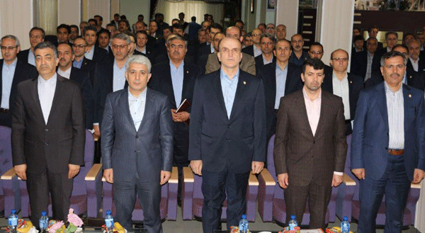 آمادگی کامل شعب بانک ملی ایران برای خرید ارز صادرکنندگان