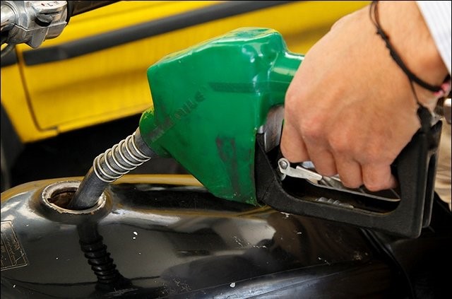 تکذیب خبر سهمیه بندی و گرانی بنزین