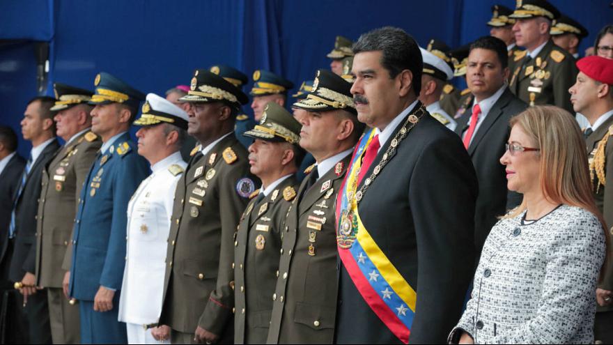 ترور ناموفق رئیس جمهوری ونزوئلا + عکس و فیلم
