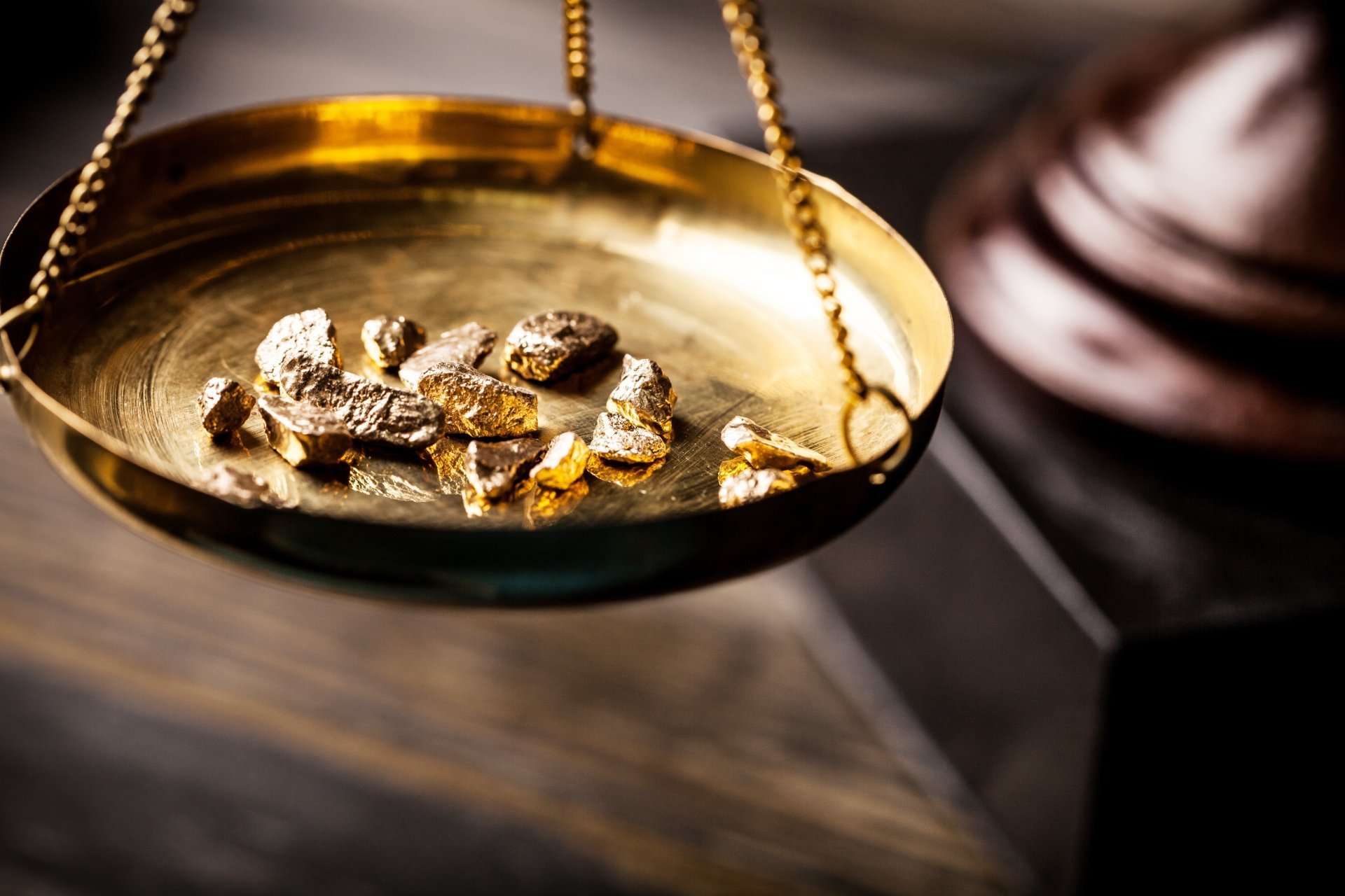 ورود طلای خام و سکه های تقلبی به بازار