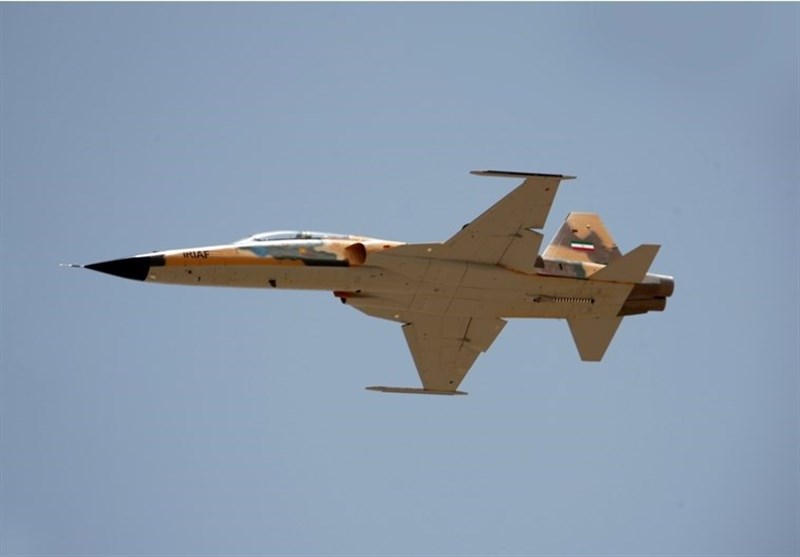 نخستین جنگنده ایرانی رونمایی شد + عکس