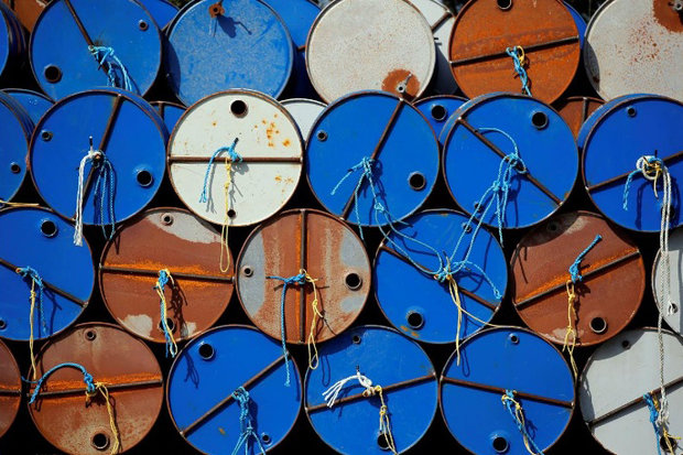 سقوط قیمت نفت با افزایش تولید اوپک و آمریکا