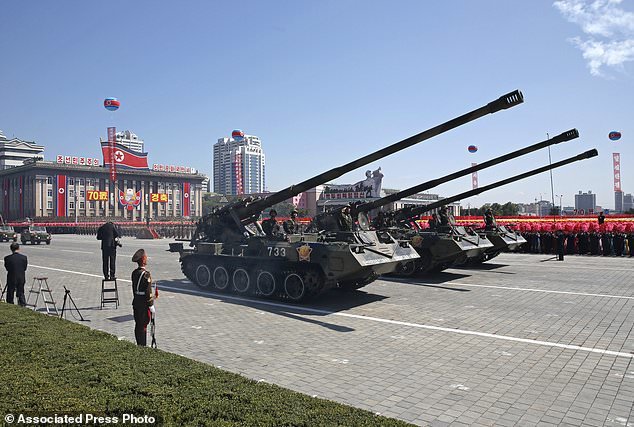 رژه ارتش کره شمالی بدون موشک بالستیک + تصاویر