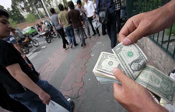 سرگیجه دلار و یورو در چهارراه استانبول
