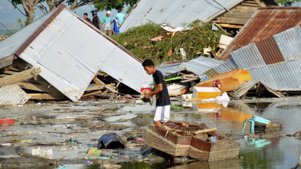 افزایش وحشتناک تلفات زلزله‌ و سونامی اندونزی