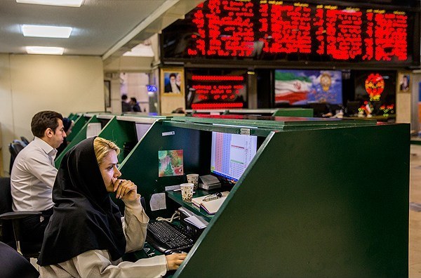 صفهای خرید سهام در روز تاریخی بورس تهران