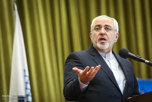 ظریف خواستار لغو تحریم‌های آمریکا علیه ایران به خاطر گسترش کرونا شد