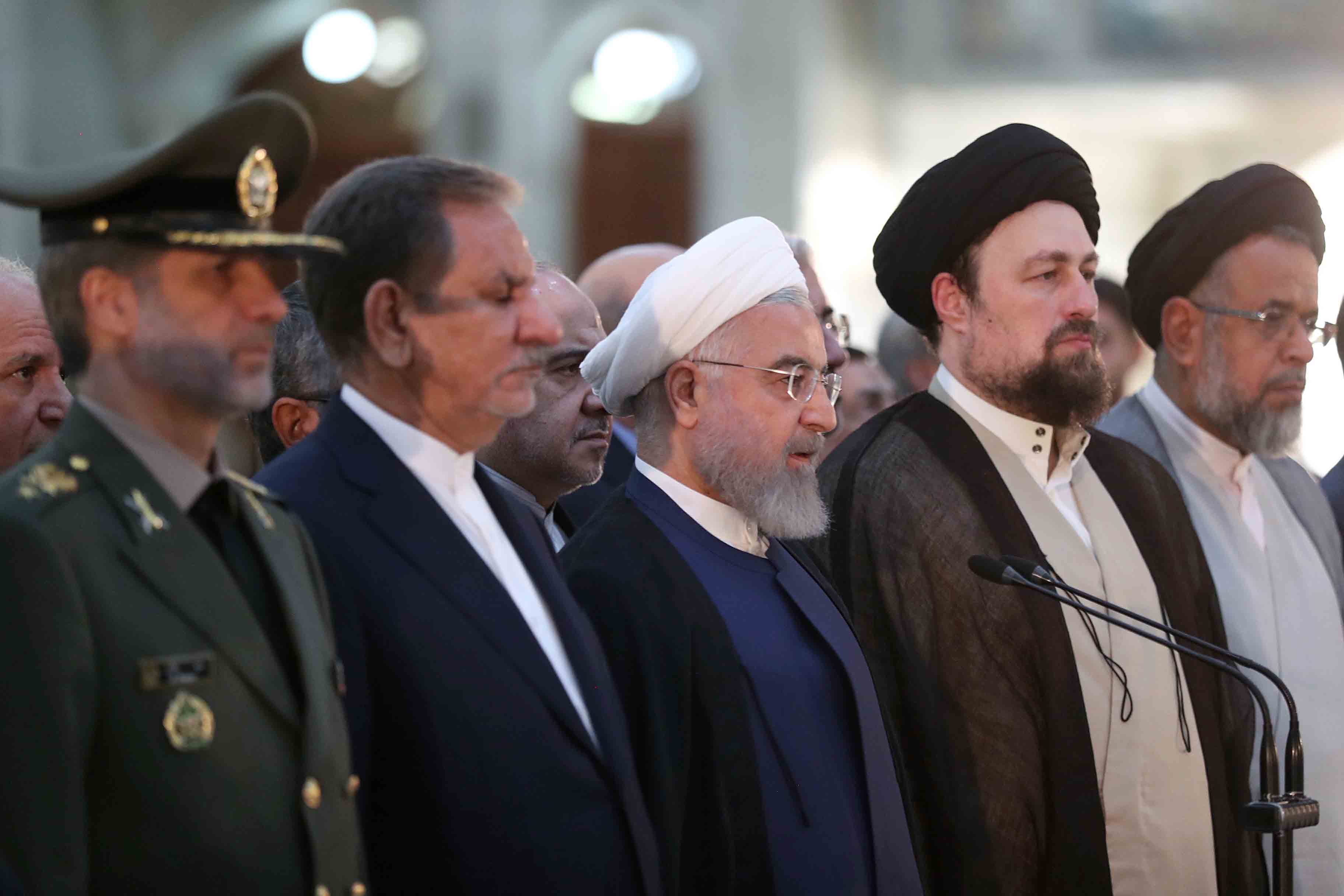 روحانی: با تضعیف دولت کسی تقویت نمی‌شود