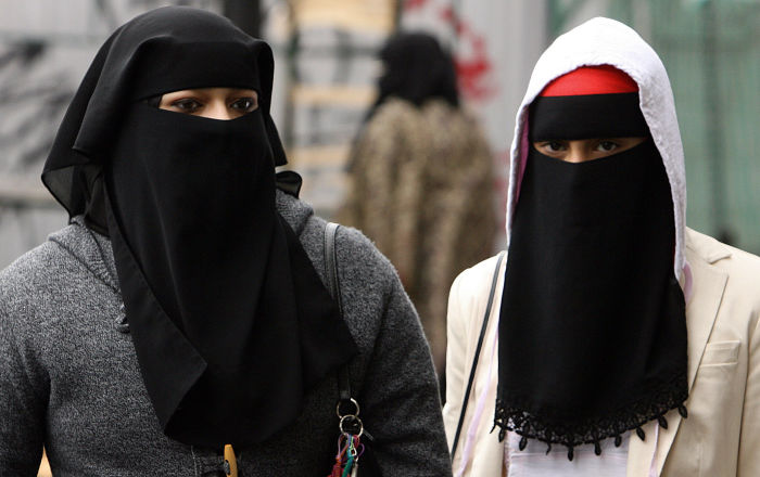 زنان عربستان و چالش لباس + عکس