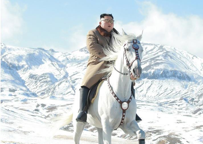 اسب سواری نمادین کیم جونگ اون در کوه مقدس + عکس