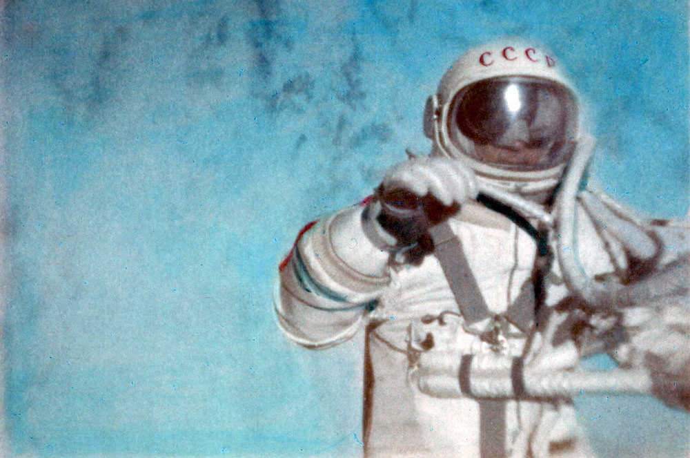 الکسی لئونوف، نخستین انسانی که راهپیمایی فضایی را انجام داد