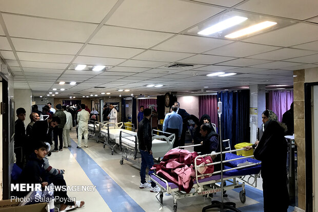 مصدومان حادثه زلزله در بیمارستان میانه