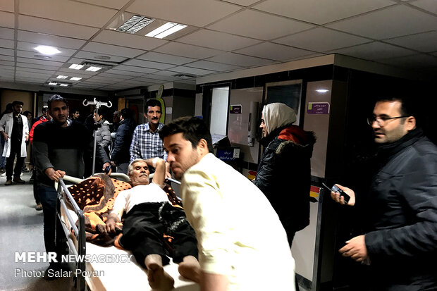 مصدومان حادثه زلزله در بیمارستان میانه