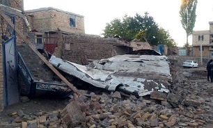 تخصیص ۷۰ میلیون تومان وام و بلاعوض به هر خانوار زلزله زده در  آذربایجان شرقی