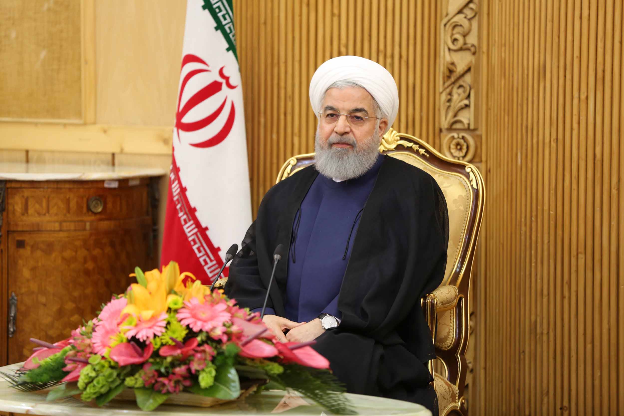 ایران در برابر توطئه‌ها و تحریم‌ها به زانو در نمی‌آید