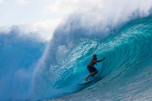 موج سوار برزیلی در سواحل هاوایی/ خبرگزاری فرانسه