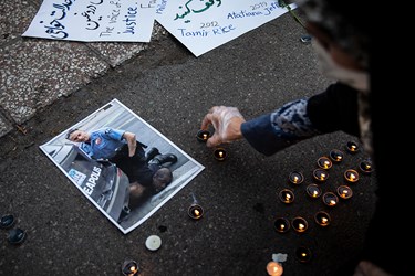 روشن نمودن شمع در یادبود قربانیان نژاد پرستی
