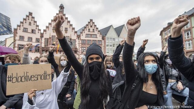 حضور هزاران آلمانی در اعتراضات ضدنژادپرستی برای گرامیداشت یاد فلوید