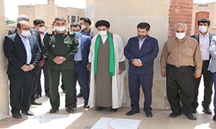 ادای احترام مسئولین خوزستان به شهدای گمنام مرکز فرهنگی و موزه دفاع مقدس دزفول