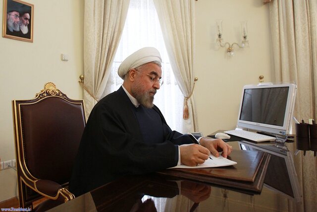 دستور ویژه روحانی به رئیس کل بانک مرکزی