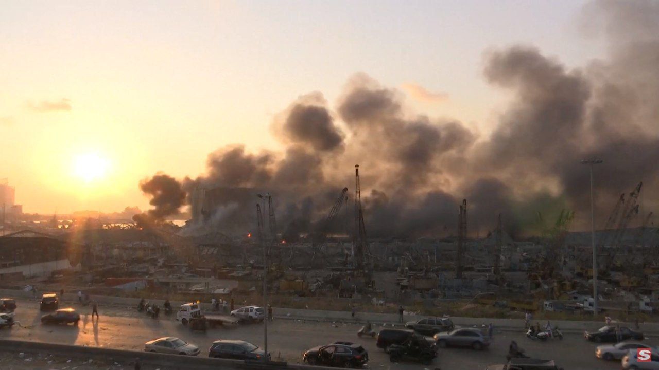 انفجار شدید و آتش‌سوزی گسترده در بندر بیروت + فیلم