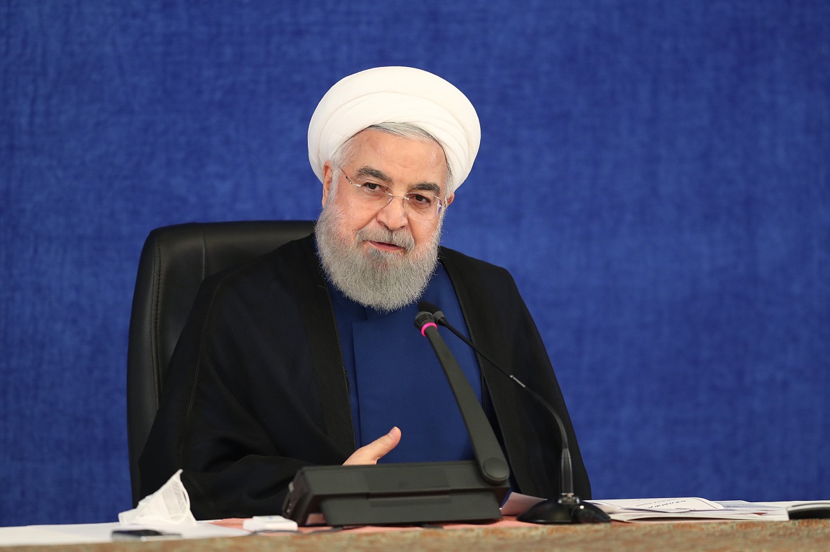 روحانی: خبرنگاران اینترنت رایگان هدیه می گیرند