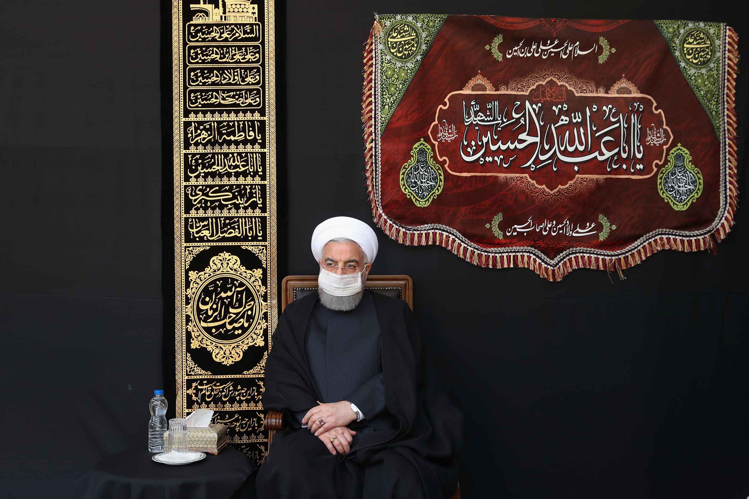مراسم عزاداری حضرت اباعبدالله الحسین (ع) با حضور دکتر روحانی + عکس