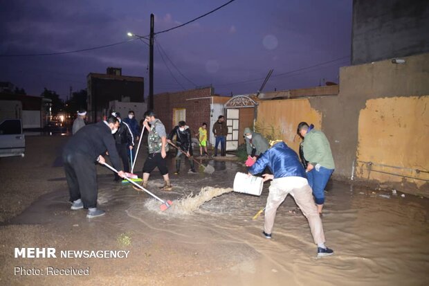 تداوم خدمات رسانی به مناطق دچار آبگرفتگی در خوزستان