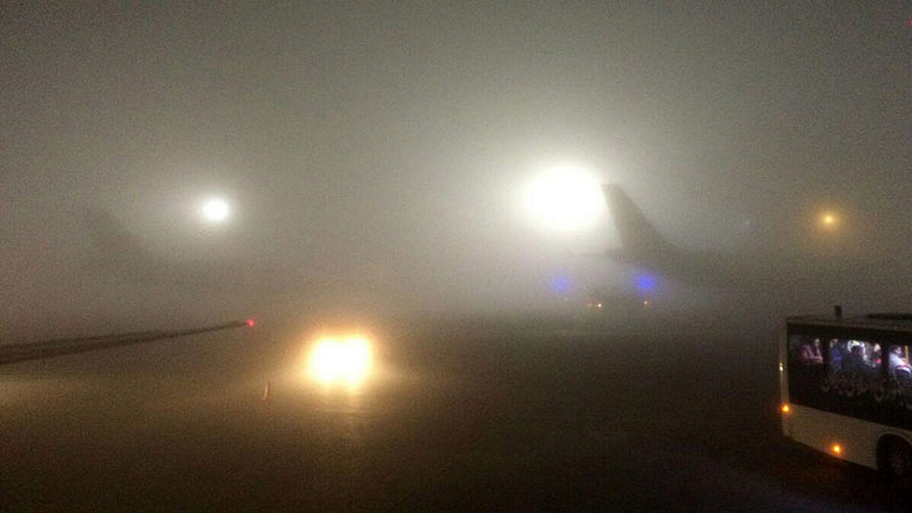 دید افقی در فرودگاه امام خمینی به کمتر از ۱۵۰ متر رسید/ پرواز‌های خارجی در فرودگاه مهرآباد بر زمین نشستند