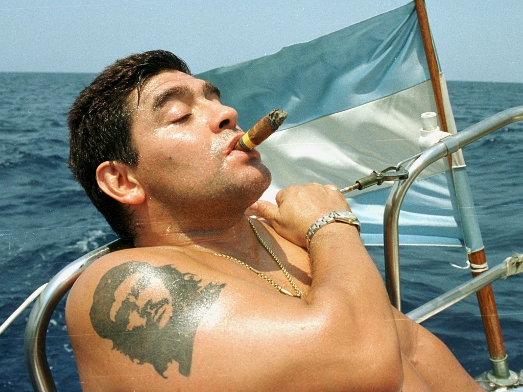 Maradona recordó al "Che" Guevara y pidió que "en las escuelas cuenten su  historia" - Radio Mitre