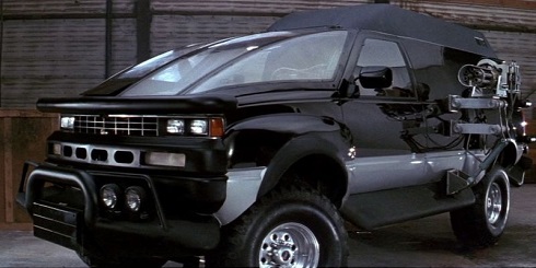 عجیب ترین ماشین پلیس در فیلم تانگو و کَش (۱۹۸۹)