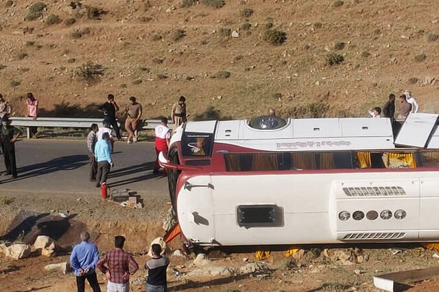 جزئیات ماجرای سفر خبرنگاران محیط زیست و واژگونی اتوبوس