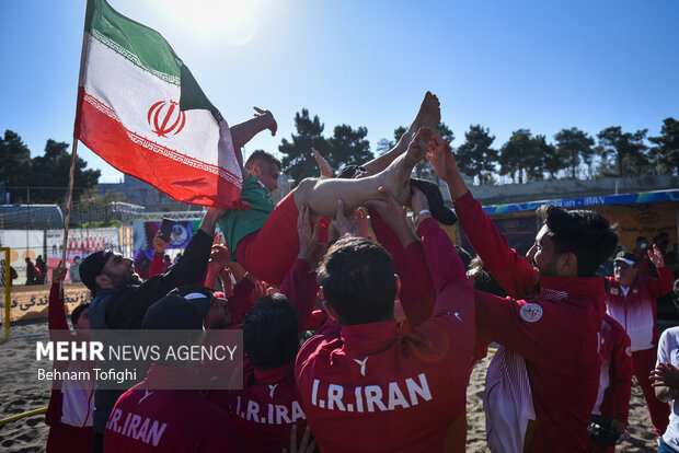 آخرین مسابقه هندبال ساحلی قهرمانی آسیا و انتخابی جهانی در تهران برگزار شد تیم هندبال ساحلی ایران قهرمان آسیا شد
