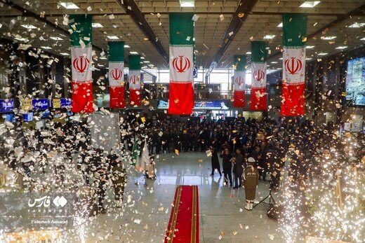 گرامیداشت ورود تاریخی امام خمینی (ره) در فرودگاه مهرآباد