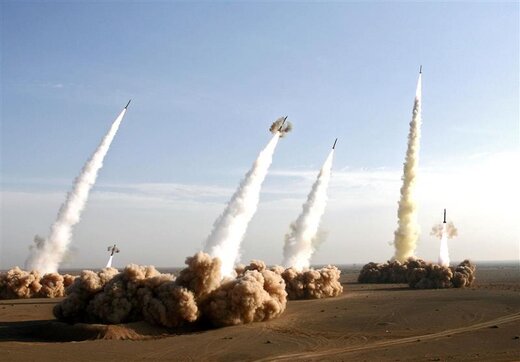 اولین تصاویر از تولید موشک بالستیک سپاه با قابلیت انهدام اهداف متحرک