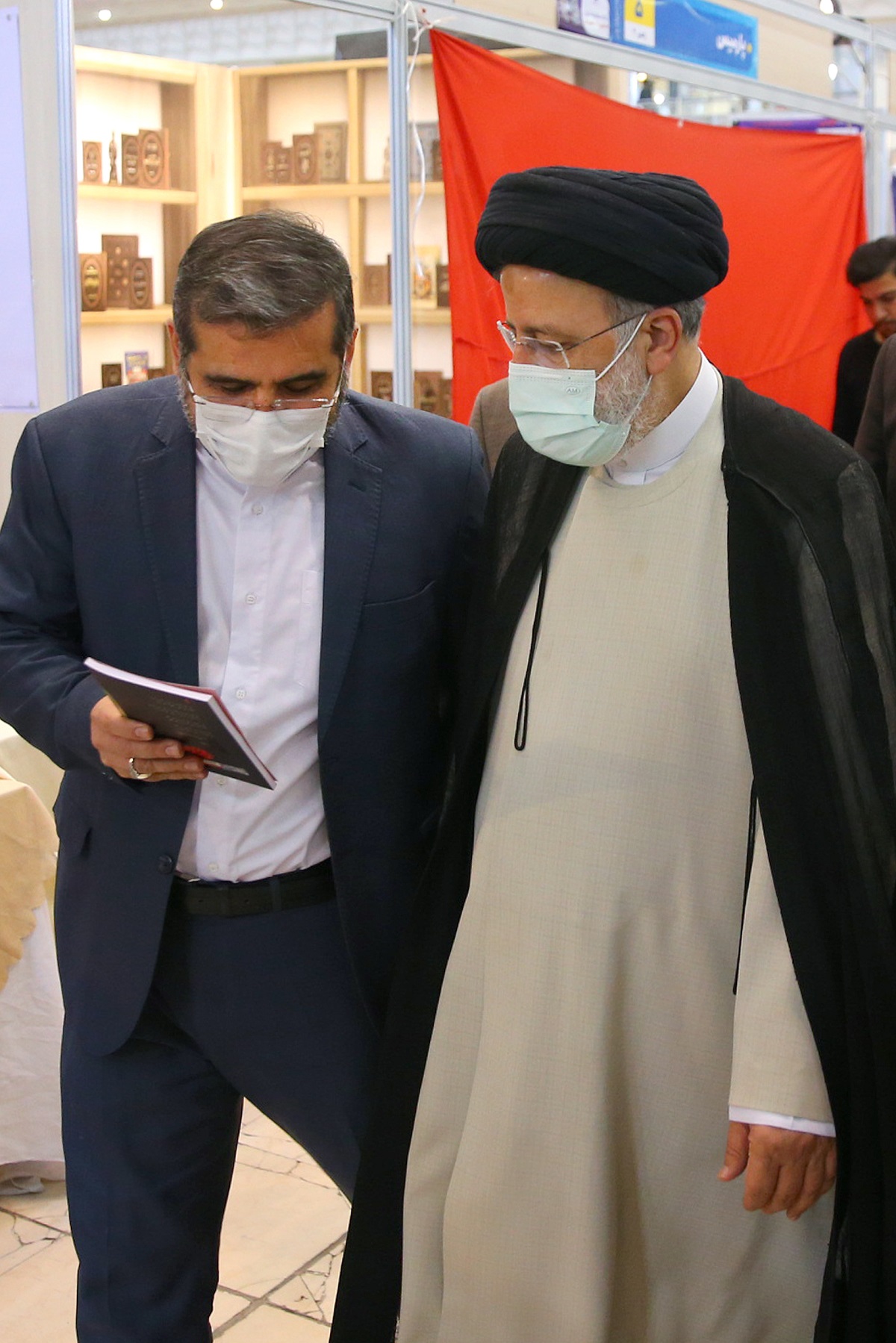 بازدید رئیس جمهور از نمایشگاه بین المللی کتاب تهران